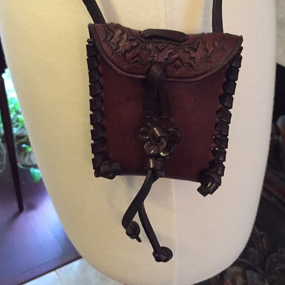 Ladies Leather Crossbody Bag - Picture 4 of 6